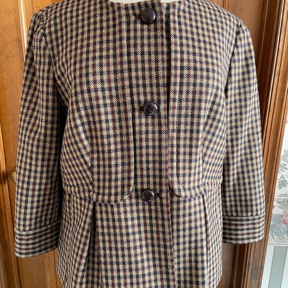 Ladies wool tweed ensemble - Picture 2 of 10